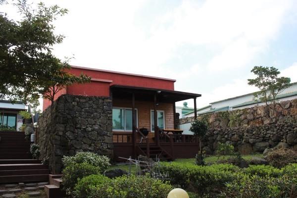 Gotjawal Geomunoreum Pension Jeju Exterior foto