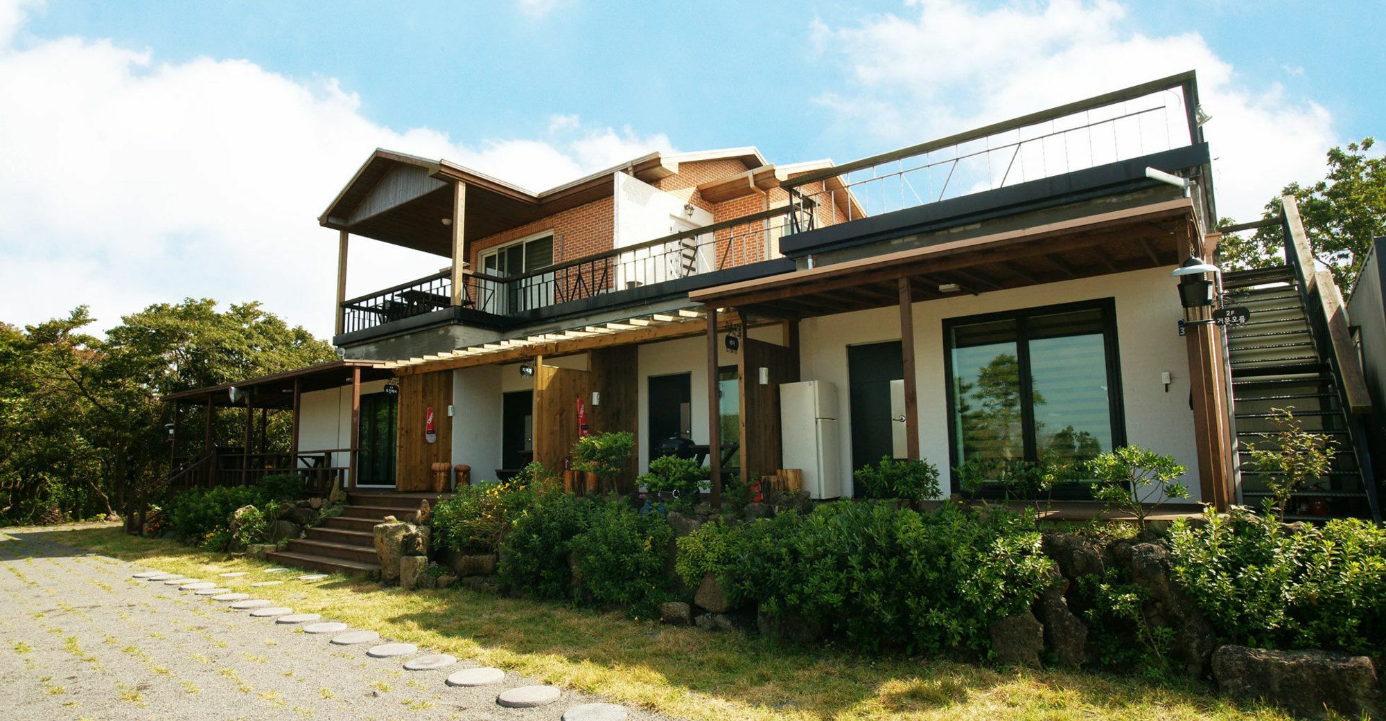 Gotjawal Geomunoreum Pension Jeju Exterior foto